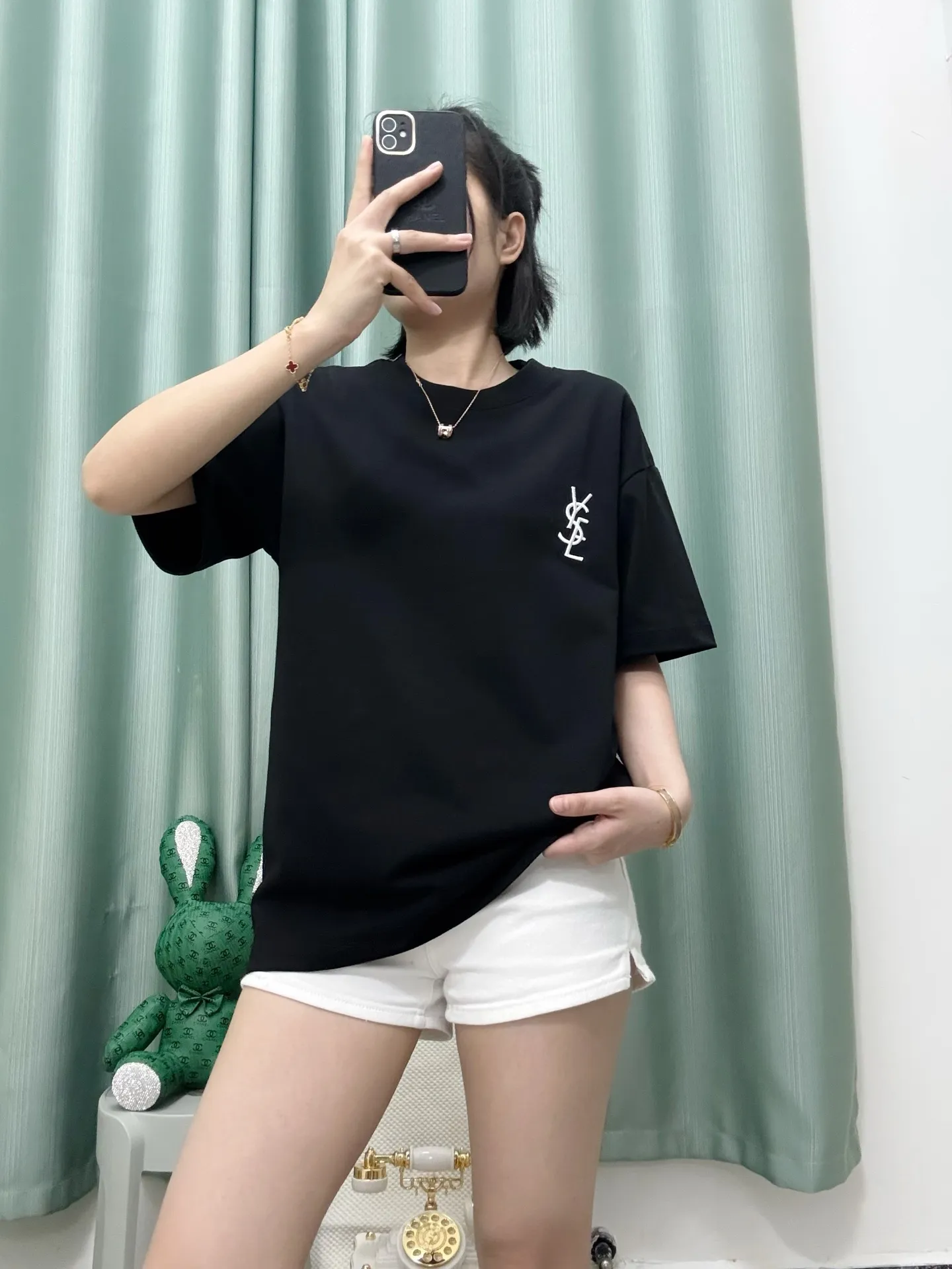 Black ， Same Style